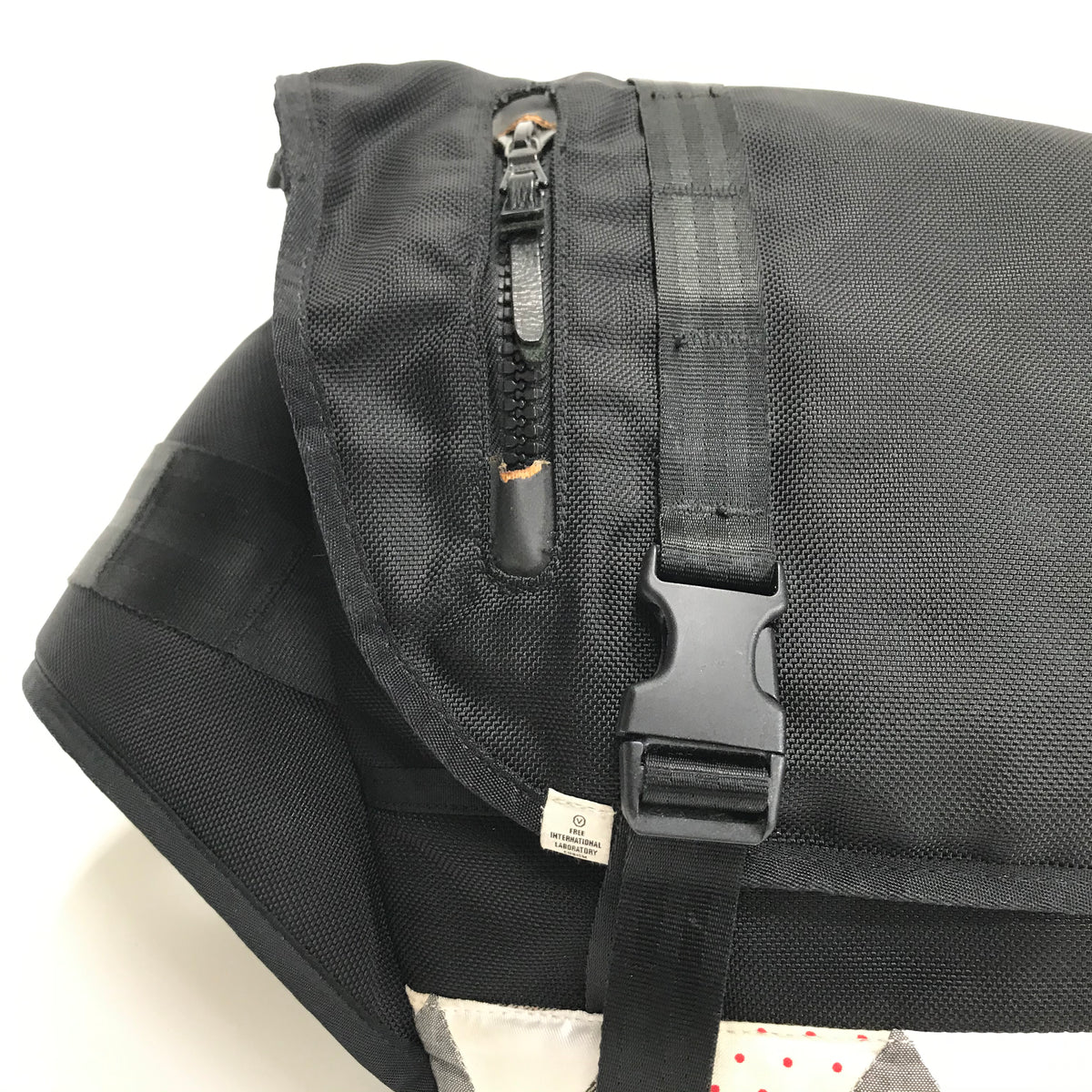 Visvim 08AW 18L E-Cat Shaker Ballistic Messenger Bag