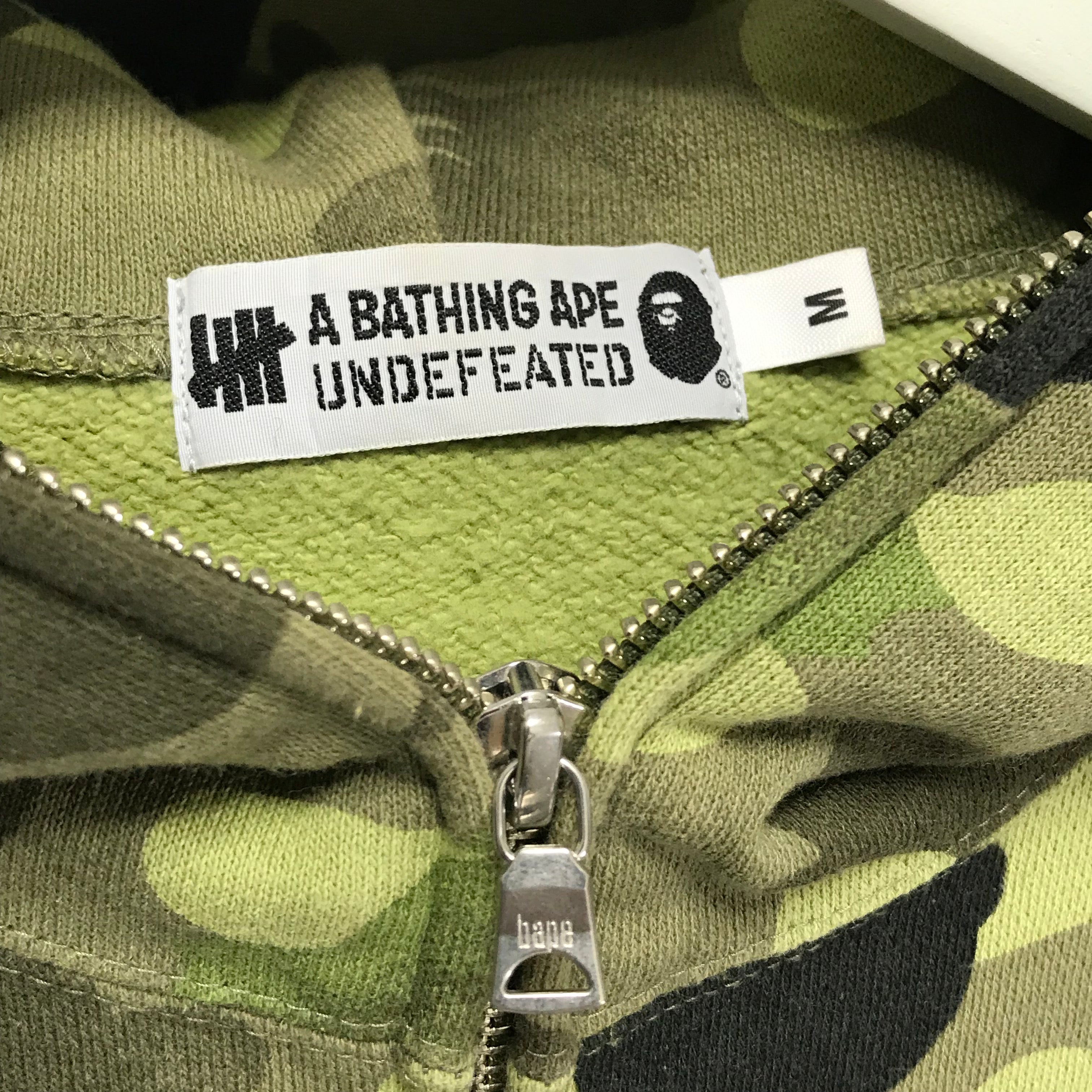 M] A Bathing Ape Bape x Undefeated Shark Camo Full Zip Hoodie